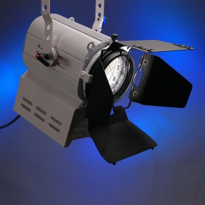 SPOT FRESNEL LED 90W