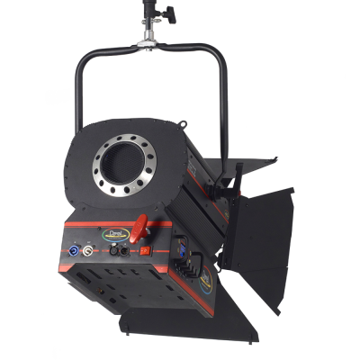 STUDIO FRESNEL 400W PRO RGBWW    2500K°-10000K°